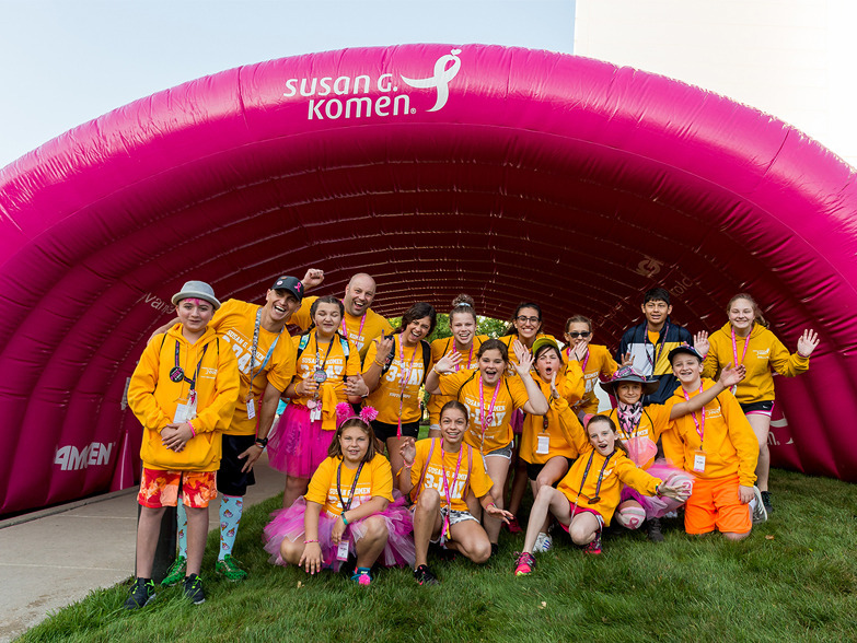 Komen Inflatable Tunnel Komen Inflatable Tunnel